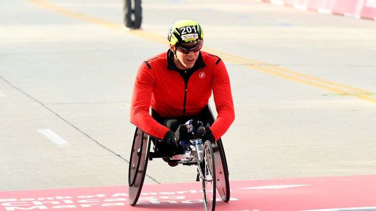 Romanchuk wins the men's wheelchair race at the Chicago Marathon in October 2019