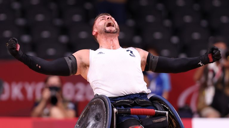 Stuart Robinson celebrates ParalympicsGB's gold medal