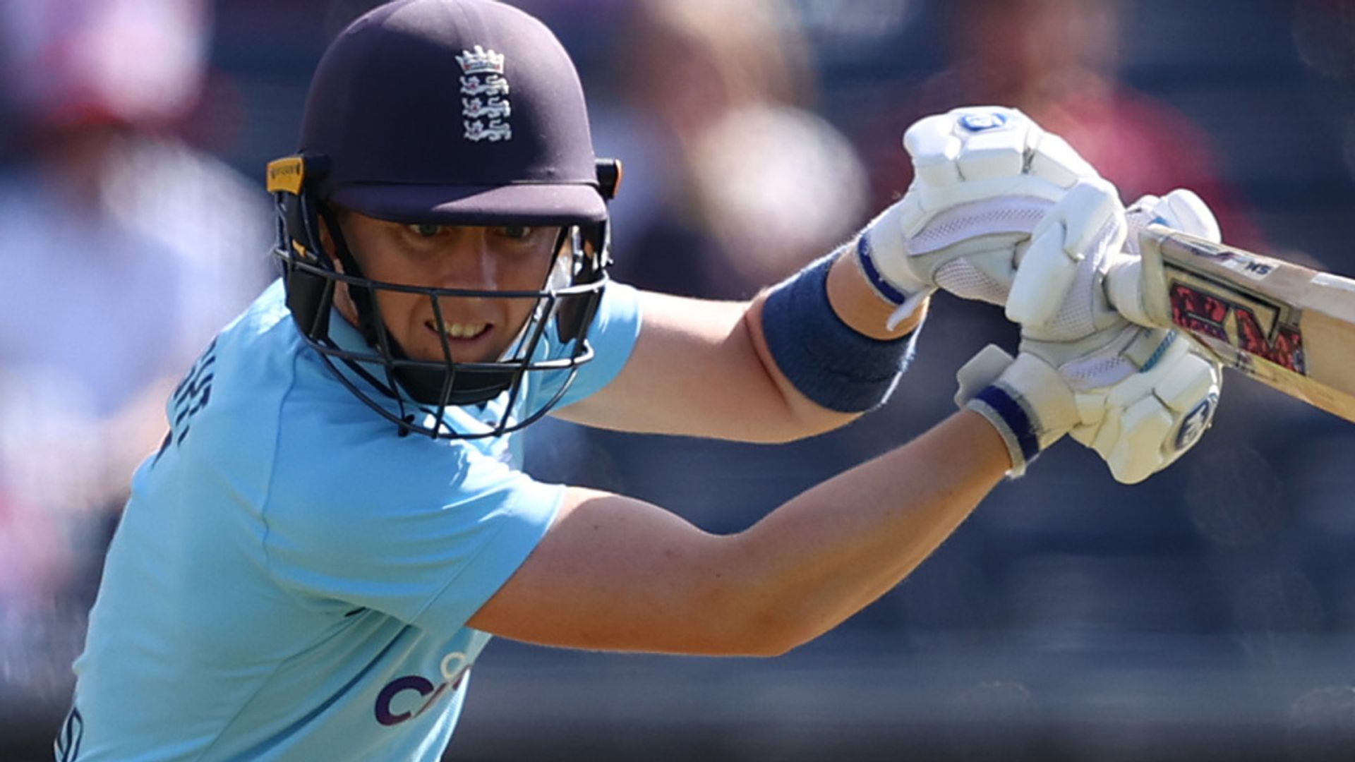 Knight leads England to victory over NZ in first ODI