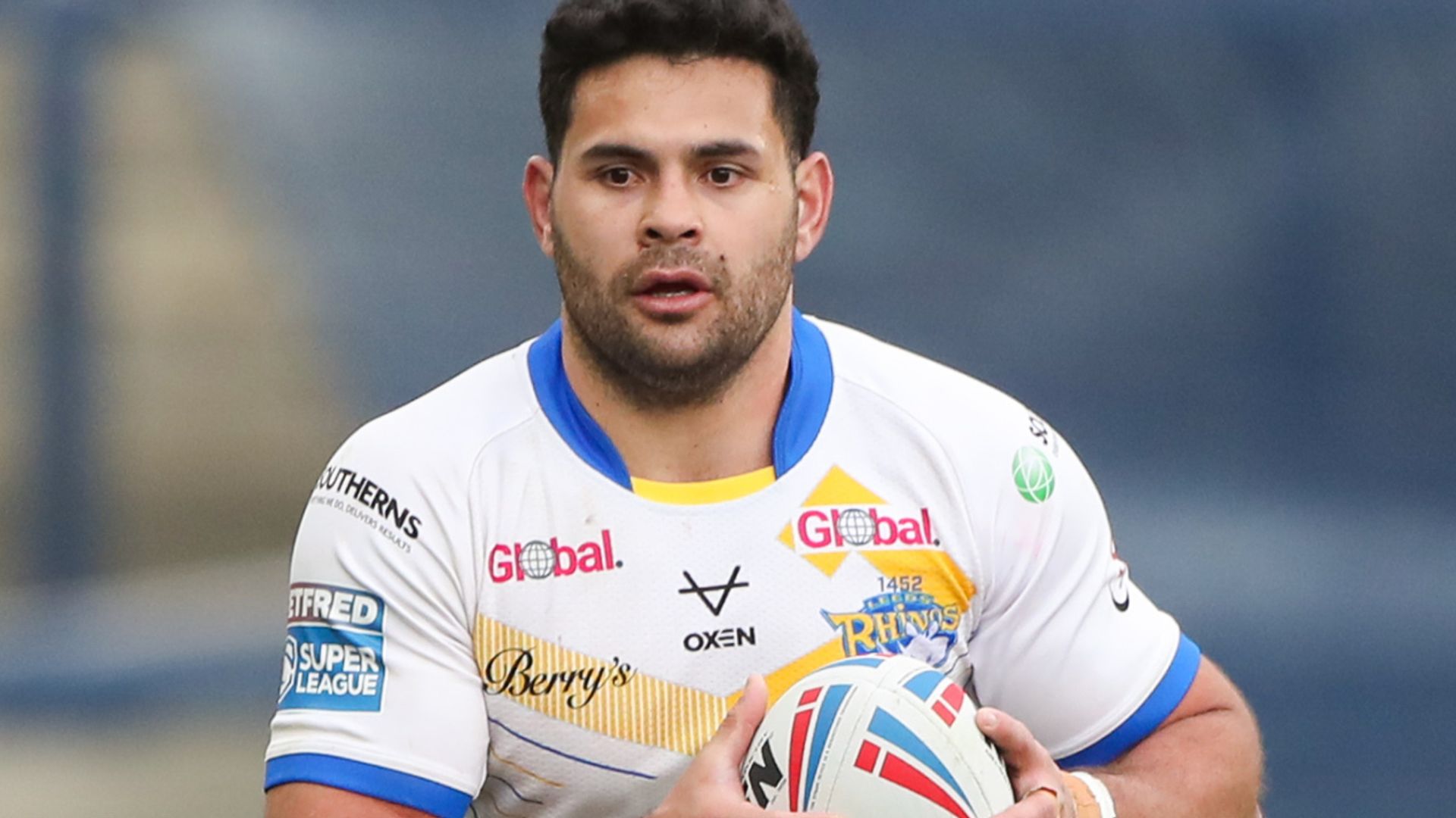 Martin nets new Leeds deal; Hurrell, Vuniyayawa to leave