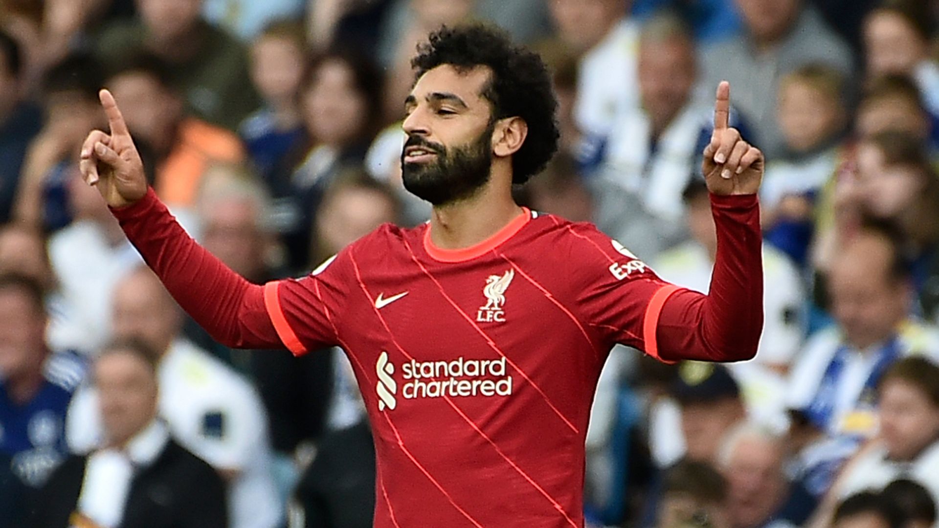 Liverpool's win at Leeds marred by Elliott injury