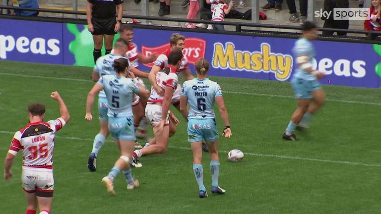 Highlights from the Betfred Super League clash between Leigh Centurions and Wakefield Trinity.