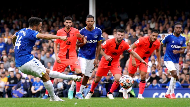 Andros Townsend gives Everton a 1-0 lead from the penalty spot