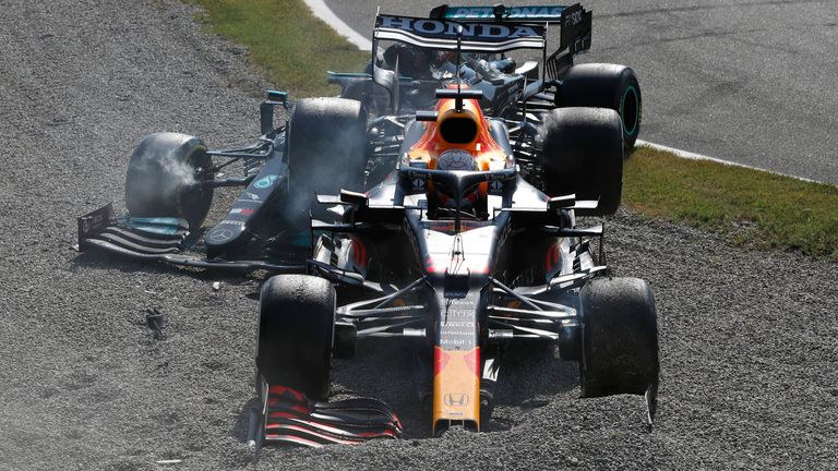 Sky F1's Paul di Resta was at the SkyPad to analyse the controversial collision between title rivals Lewis Hamilton and Max Verstappen, which saw both cars crash out.