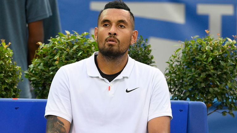 Nick Kyrgios a déclaré qu'il ne pensait pas qu'il était juste de forcer quiconque, encore moins les athlètes, à se faire vacciner