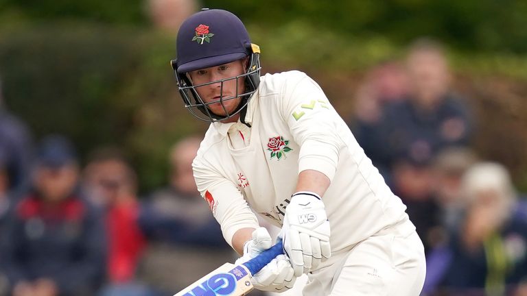 Alex Davies has joined county champions Warwickshire after narrowly missing out on the 2021 title with Lancashire