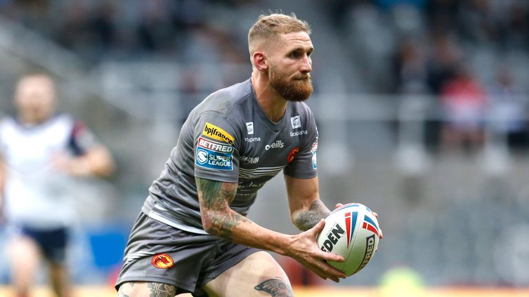 Sam Tomkins has been voted the Rugby League Writers and Broadcasters Association's player of the year