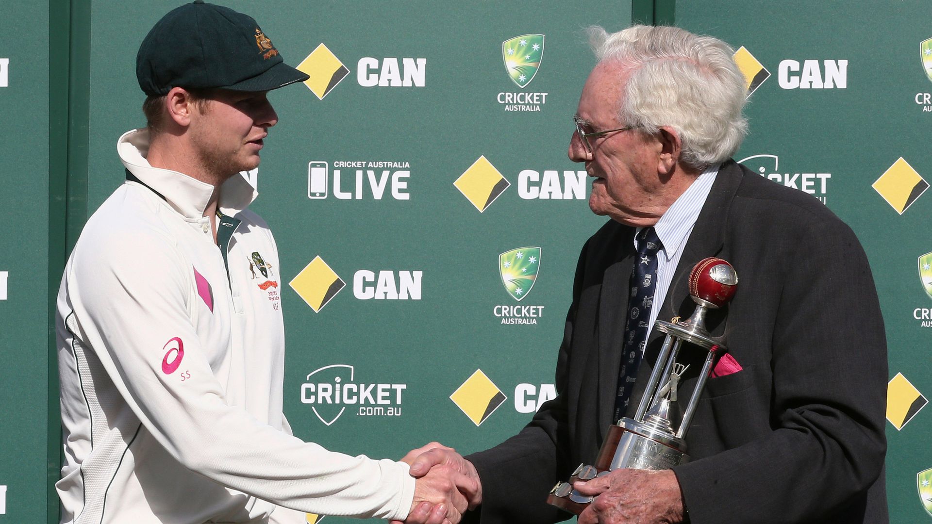 Australian cricket mourns Davidson and Mallett