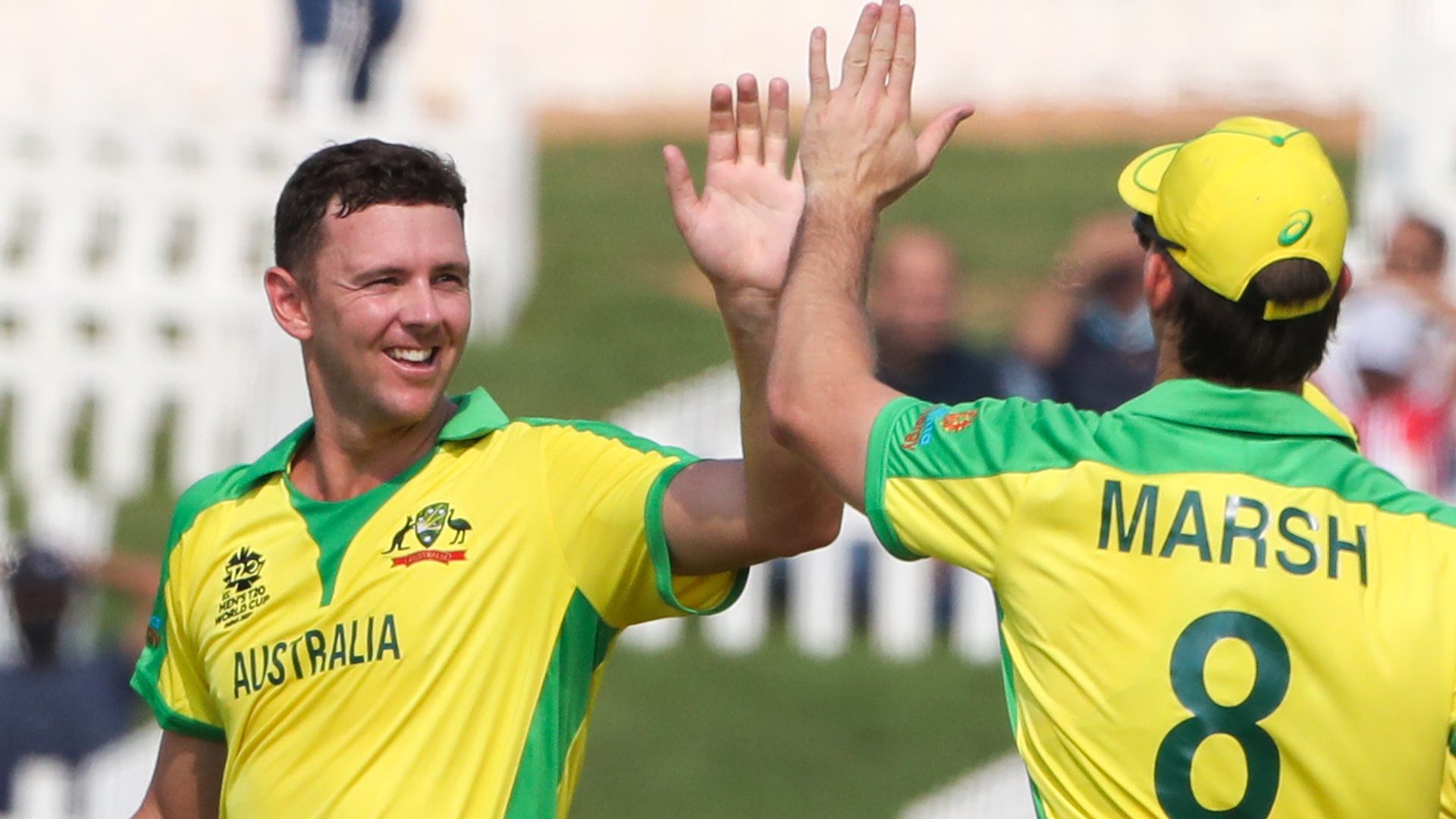 Australia edge to low-scoring win over South Africa