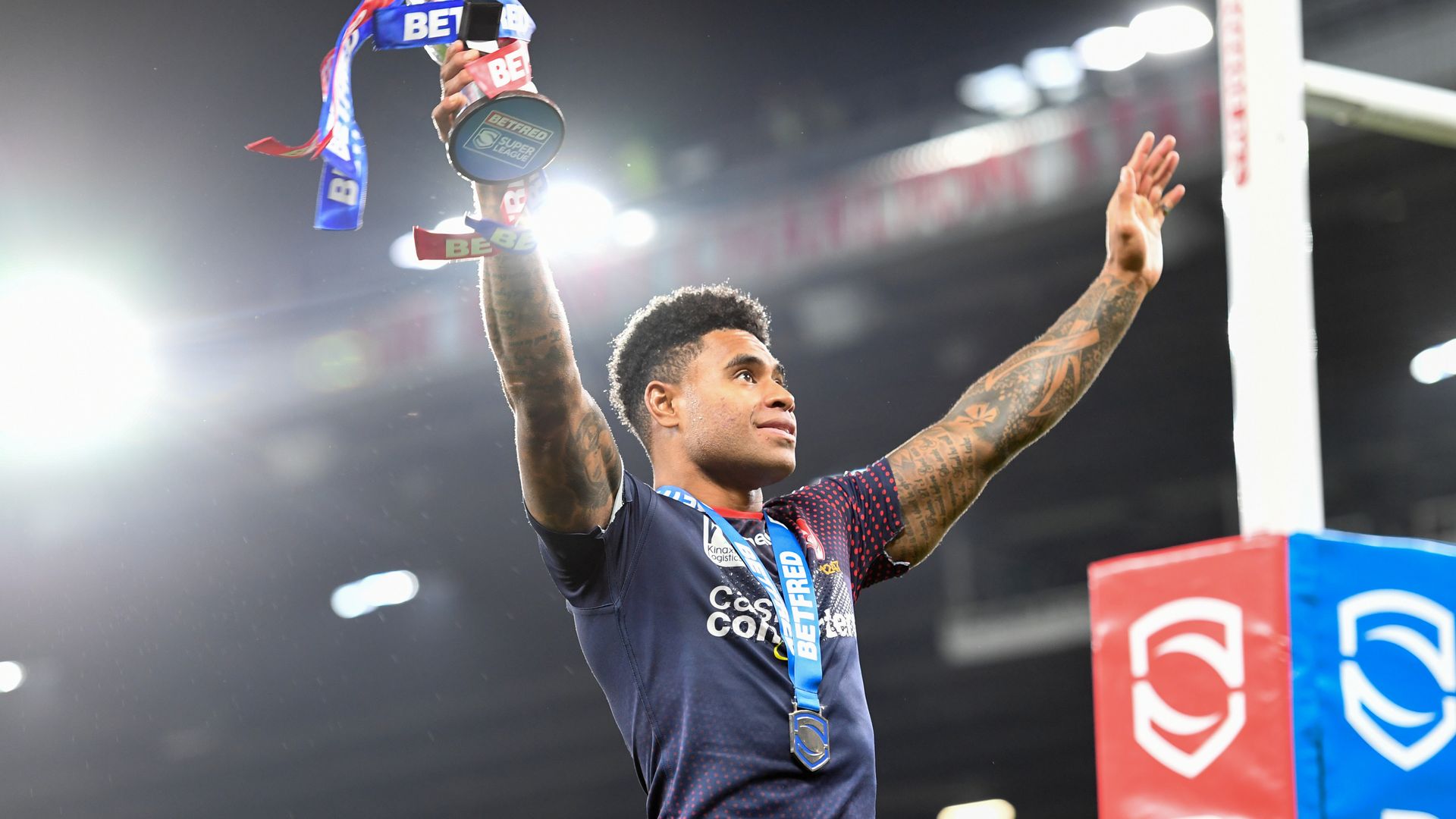 Naiqama signs Roosters deal