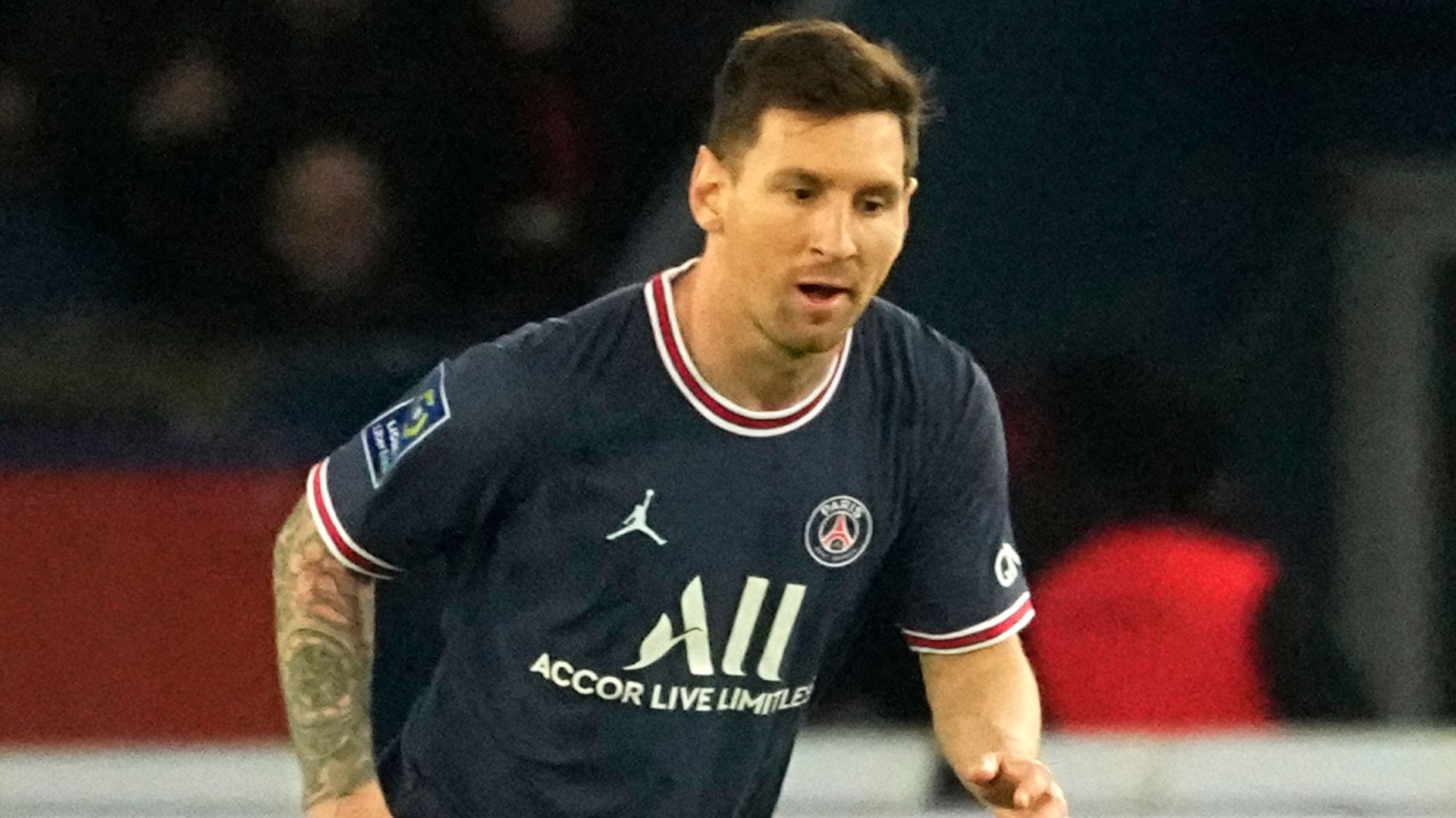 Euro: Messi injured but Di Maria stars as PSG beat Lille