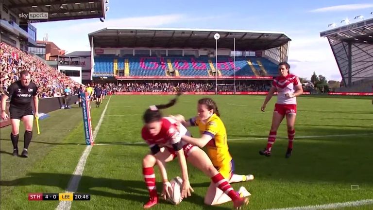 Leah Burke just managed to get on the end of a lovely kick from Zoe Harris to open the scoring in the Women's Grand Final!
