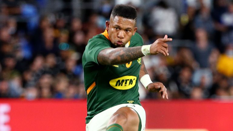 Elton Jantjies tapped over a close-range penalty with the final kick as South Africa won a superb contest vs New Zealand