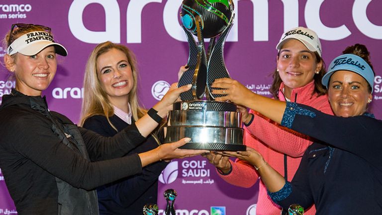 Jessica Korda and her team celebrate victory in New York