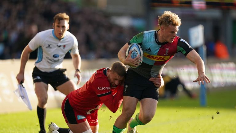 Louis Lynagh attacks for Quins