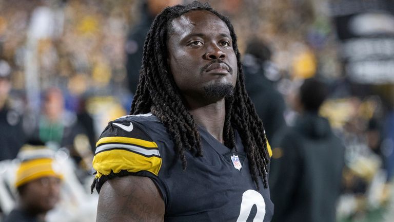 Melvin Ingram signed for the Steelers during the offseason