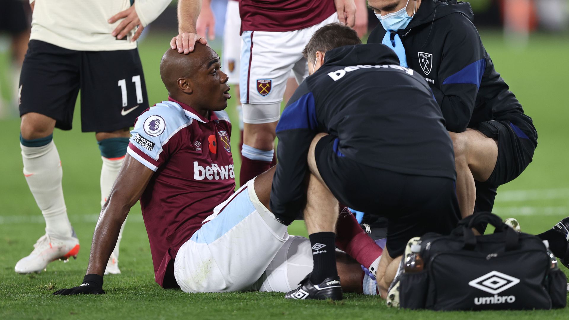 West Ham's Ogbonna suffers ACL injury