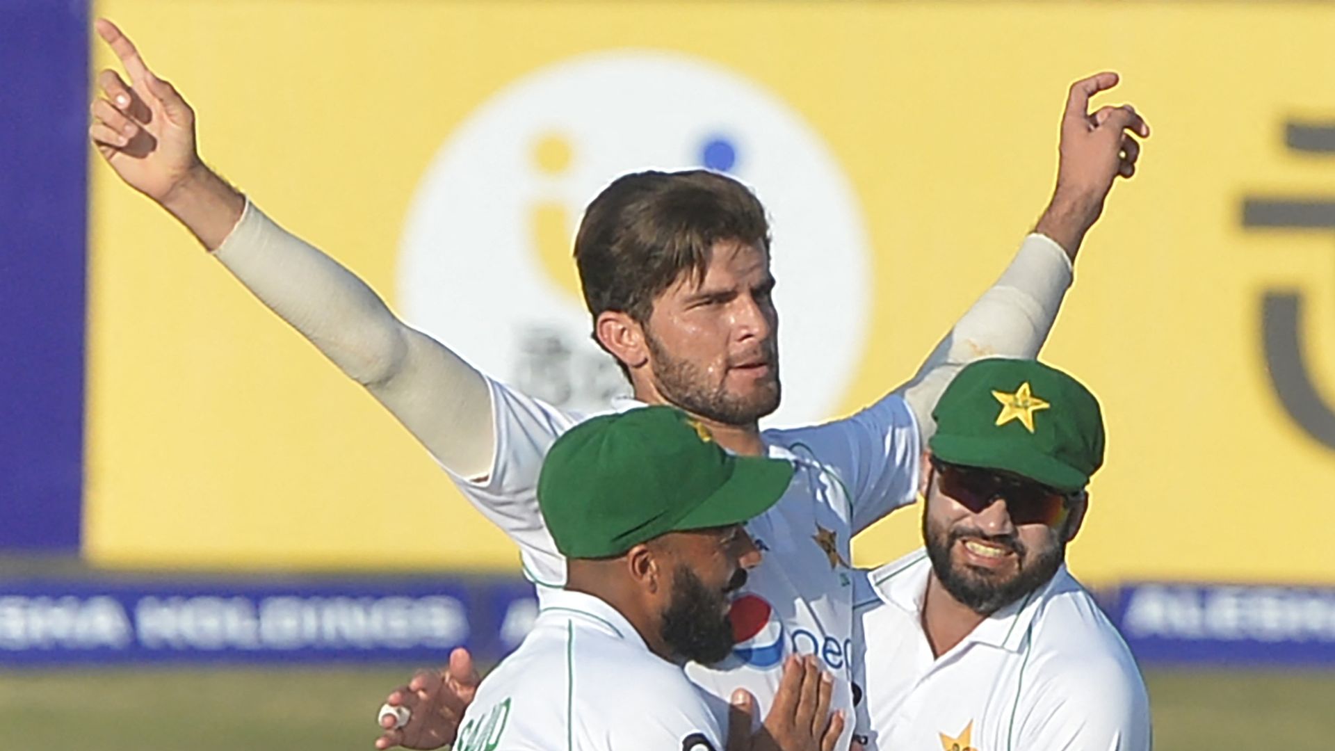 Pakistan hit back after Bangladesh earn lead