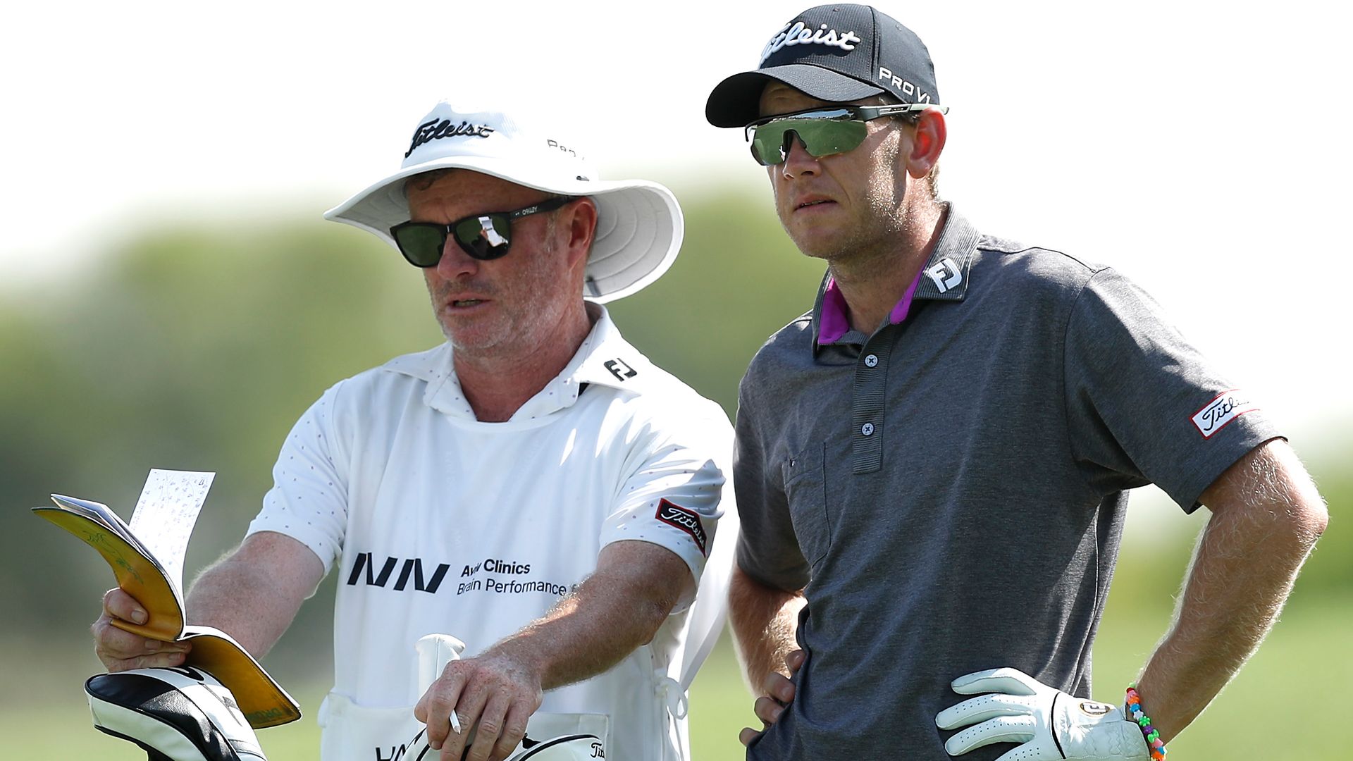 Hansen ahead with Fleetwood in contention