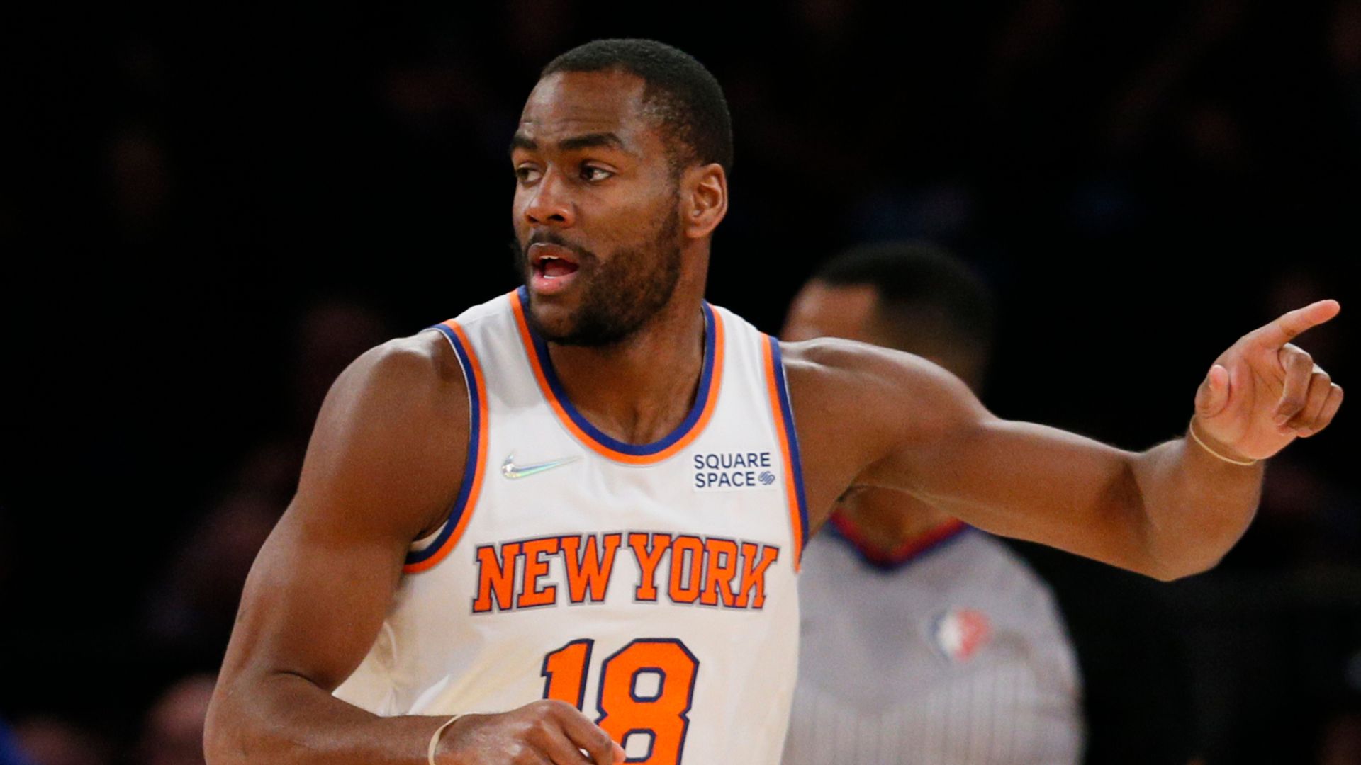 Burks' fourth-quarter show helps Knicks hand Rockets 14th straight loss