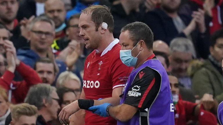 Wales' Alun Wyn Jones suffered two serious shoulder injuries in 2021 