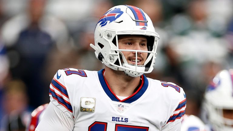 Brian Baldinger joins Inside the Huddle to look at the battle for supremacy in the AFC East, with the New England Patriots 'juggernaut' overtaking the Buffalo Bills.