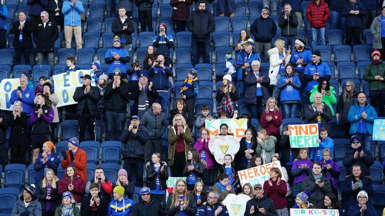 Despite the early hour, hundreds of people turned up to watch Sinfield complete his amazing feat