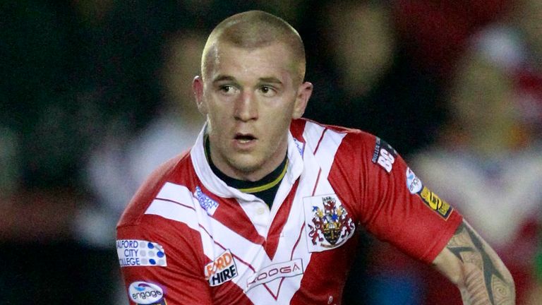 Sneyd a commencé sa carrière professionnelle avec Salford