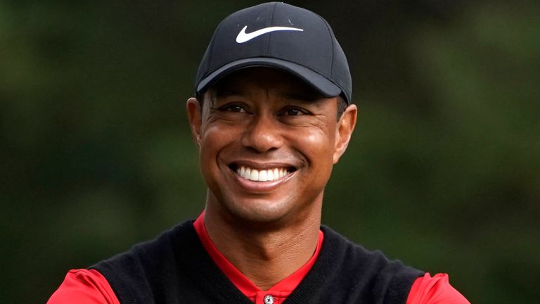 El gran golfista Tiger Woods dice que todavía espera jugar en torneos ocasionales, pero aún no tiene un evento específico en mente para su regreso.