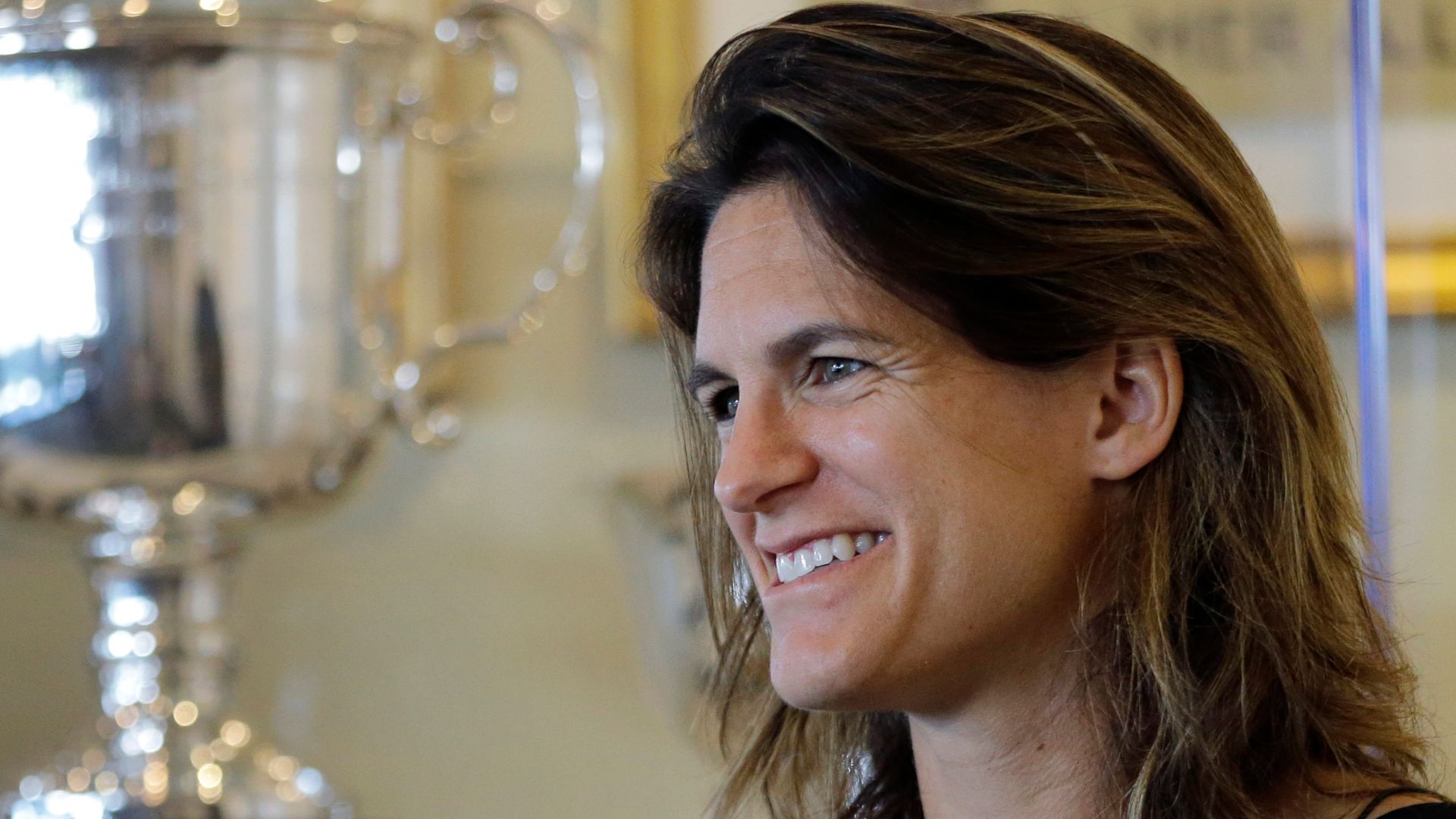 Mauresmo becomes first female French Open tournament director