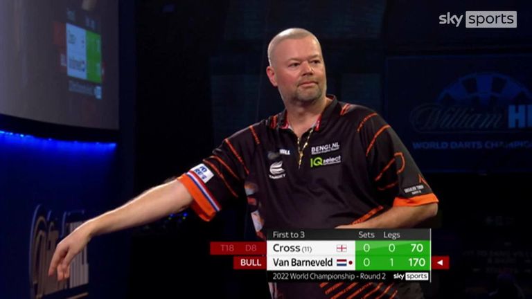 L'incroyable 170 finition de Van Barneveld a vu le Néerlandais prendre le contrôle du premier set