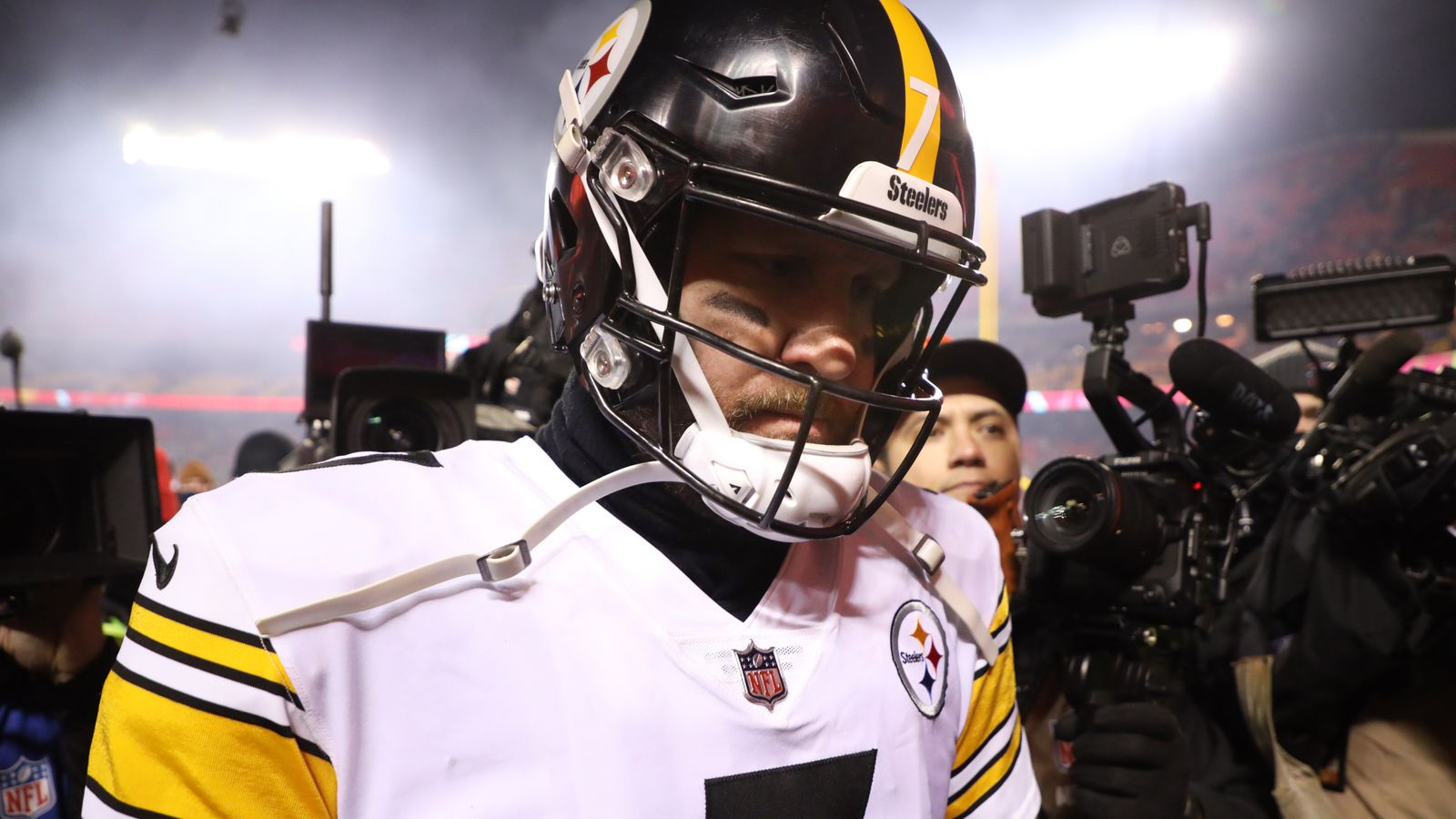 Pittsburgh Steelers 21-42 Kansas City Chiefs: Patrick Mahomes throws five touchdowns in rout of Ben Roethlisberger’s Steelers