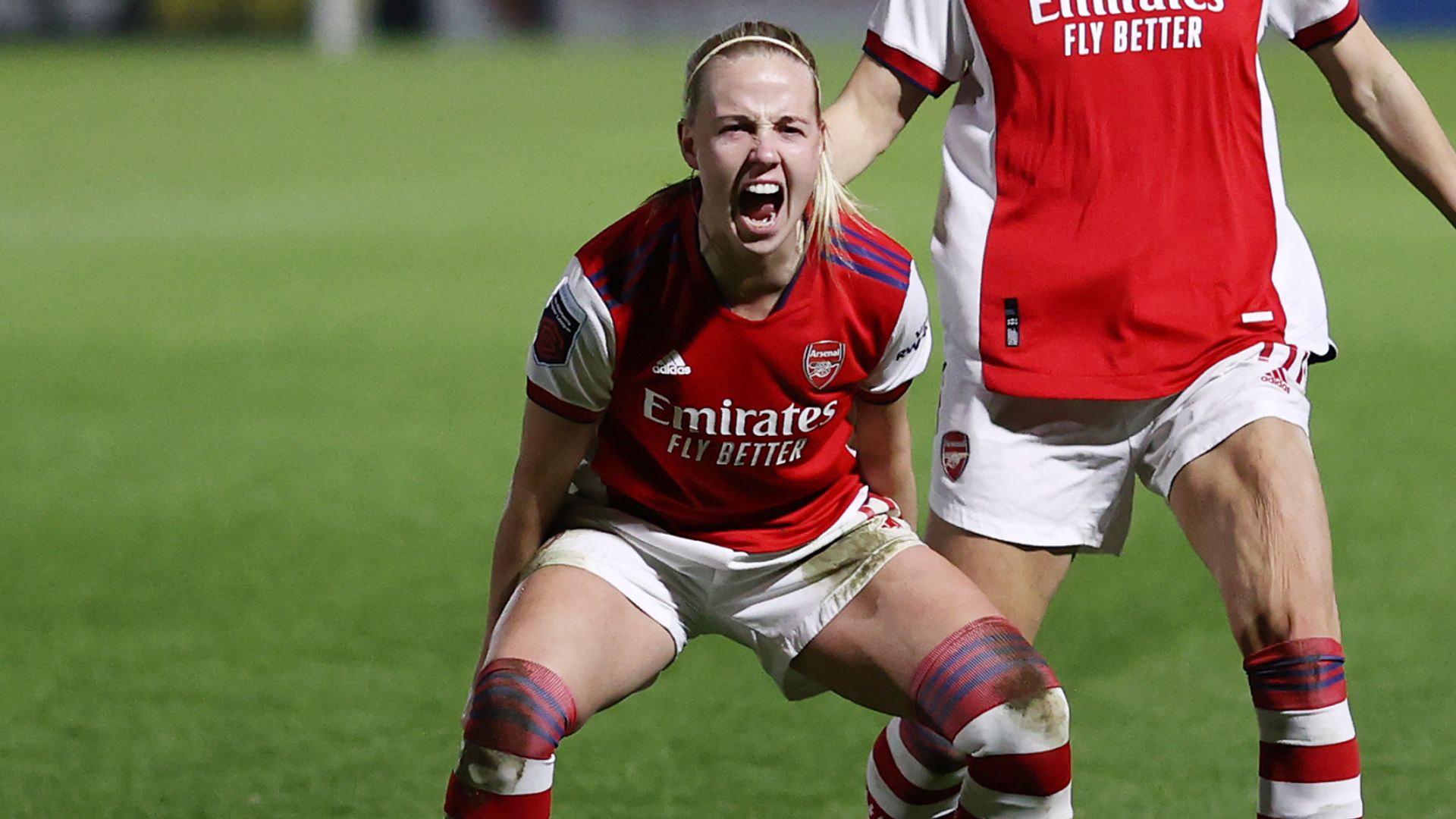 Mead magic helps Arsenal beat Brighton to extend WSL lead