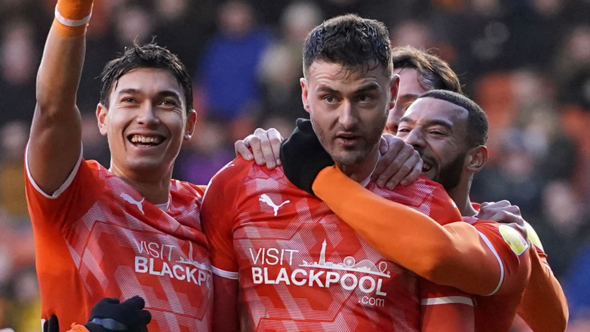 Madine pen seals win for Blackpool