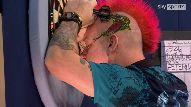 Peter Wright became the darts world champion again after beating Smith in the final