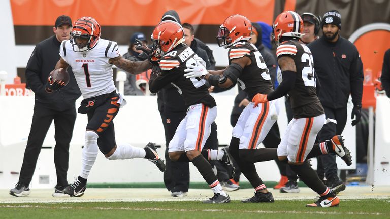 Ja'Marr Chase breaks Chad Ochocinco's single-season receiving yardage record for the Cincinnati Bengals.