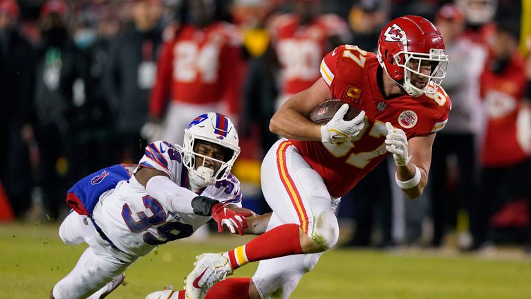 Highlights of the Buffalo Bills' epic clash with the Kansas City Chiefs in the divisional round of the playoffs.