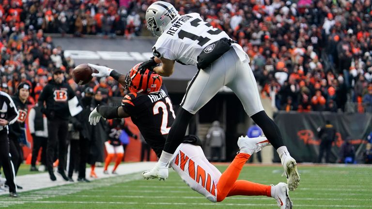 Highlights of the Las Vegas Raiders' clash with the Cincinnati Bengals on Super Wild Card Weekend.