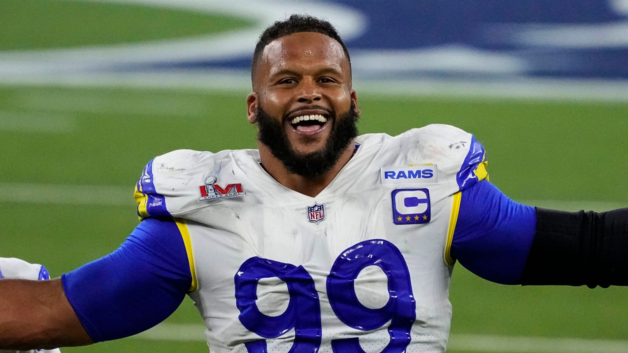 Three-time NFL Defensive Player of the Year agrees to multi-year deal to  serve as NFL Analyst across CBS Sports platforms - WNKY News 40 Television