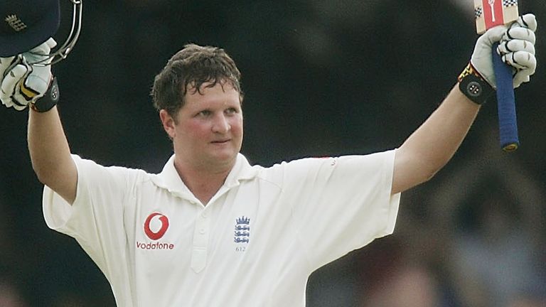 की ने इंग्लैंड के लिए 15 टेस्ट, पांच वन-नाइट कैप और एक टी20 खेला।