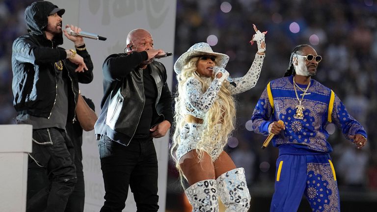 Eminem (left) performs with Dr Dre, Mary J Blige and Snoop Dogg during the half-time show