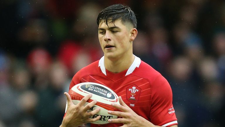 Louis Rees-Zammit is set to be released from Wales' squad ahead of the clash with England