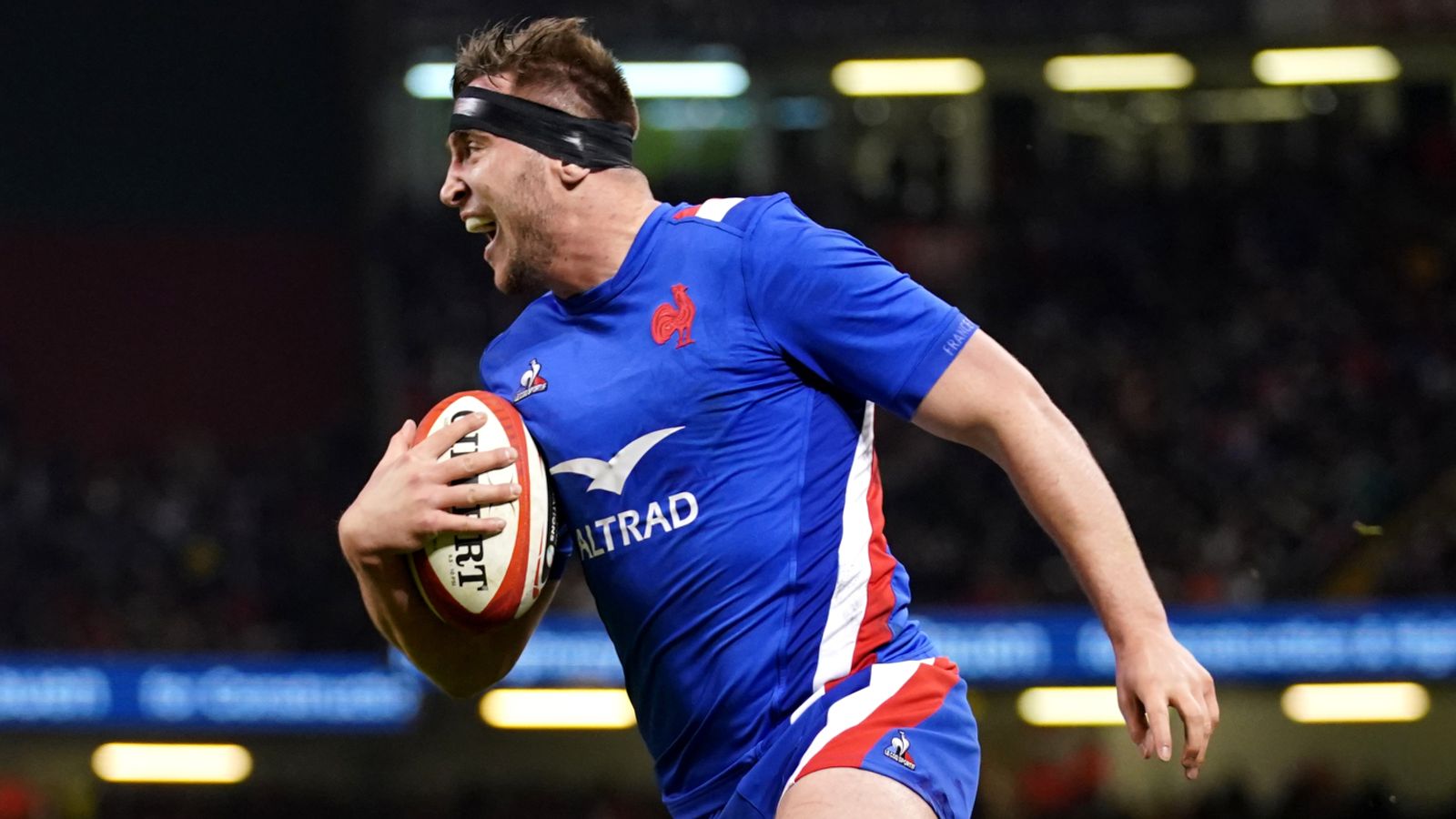 Wales 9-13 France: Les Bleus remain on track for Six Nations Grand Slam with win over spirited hosts in Cardiff