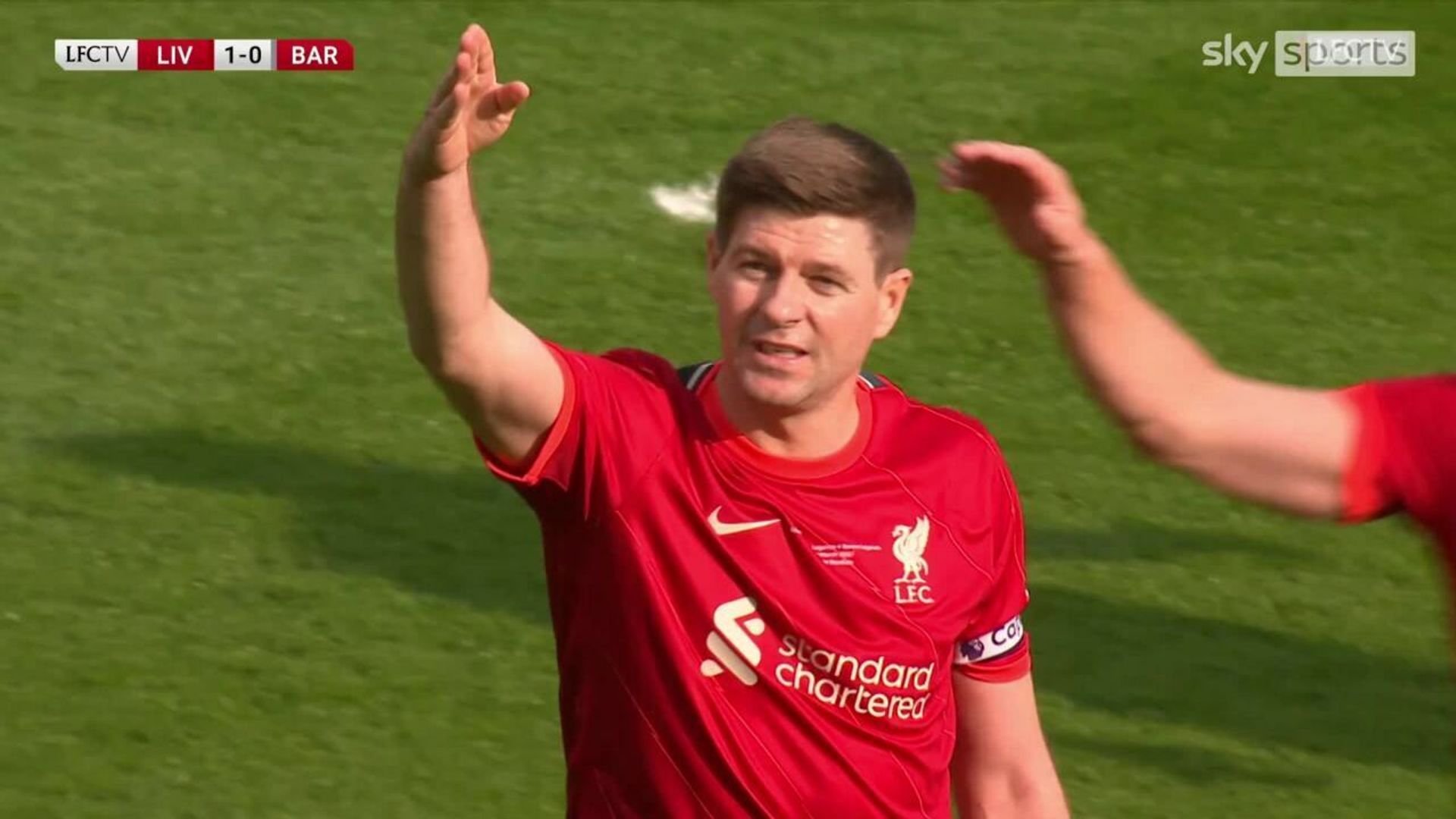 Gerrard scores for Liverpool vs Barca Legends!