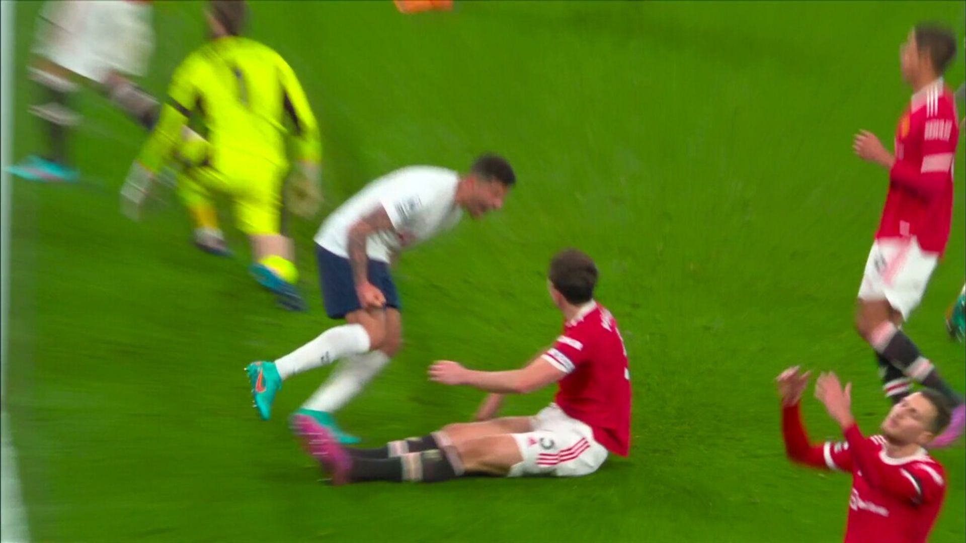 Romero screams in Maguire's face | Keane: Noted