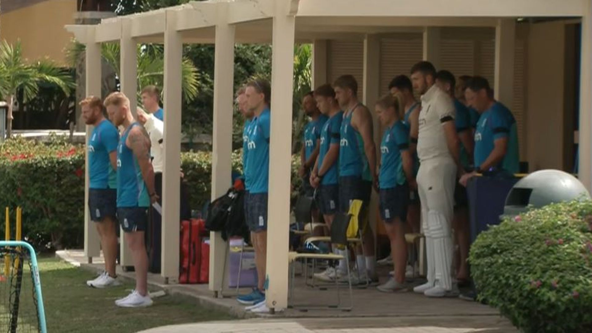 England hold minute's silence for Shane Warne