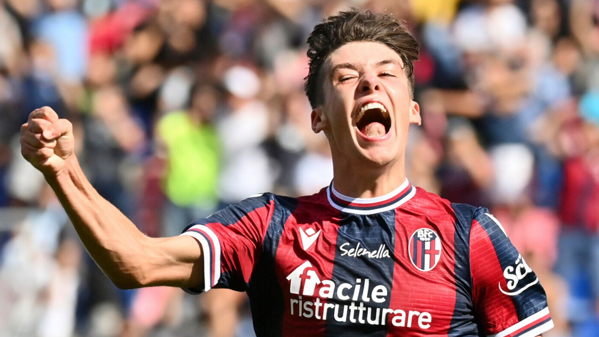 Brentford sign Bologna's Hickey in £18m deal