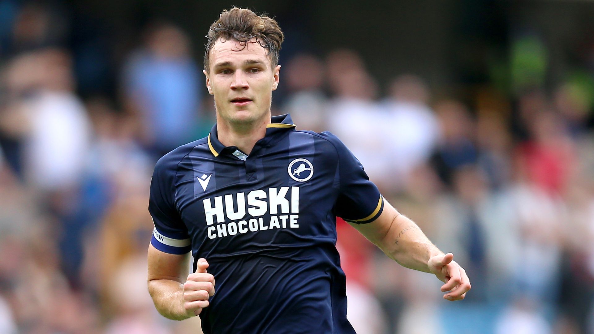 Millwall close on play-offs after fifth-straight win