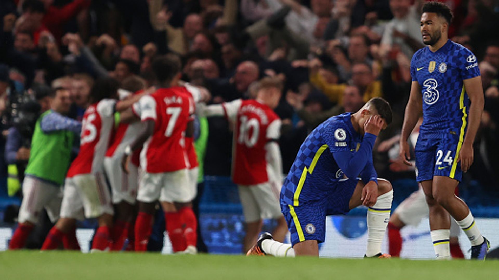 Arsenal reignite top-four hopes with thrilling 4-2 win at Chelsea