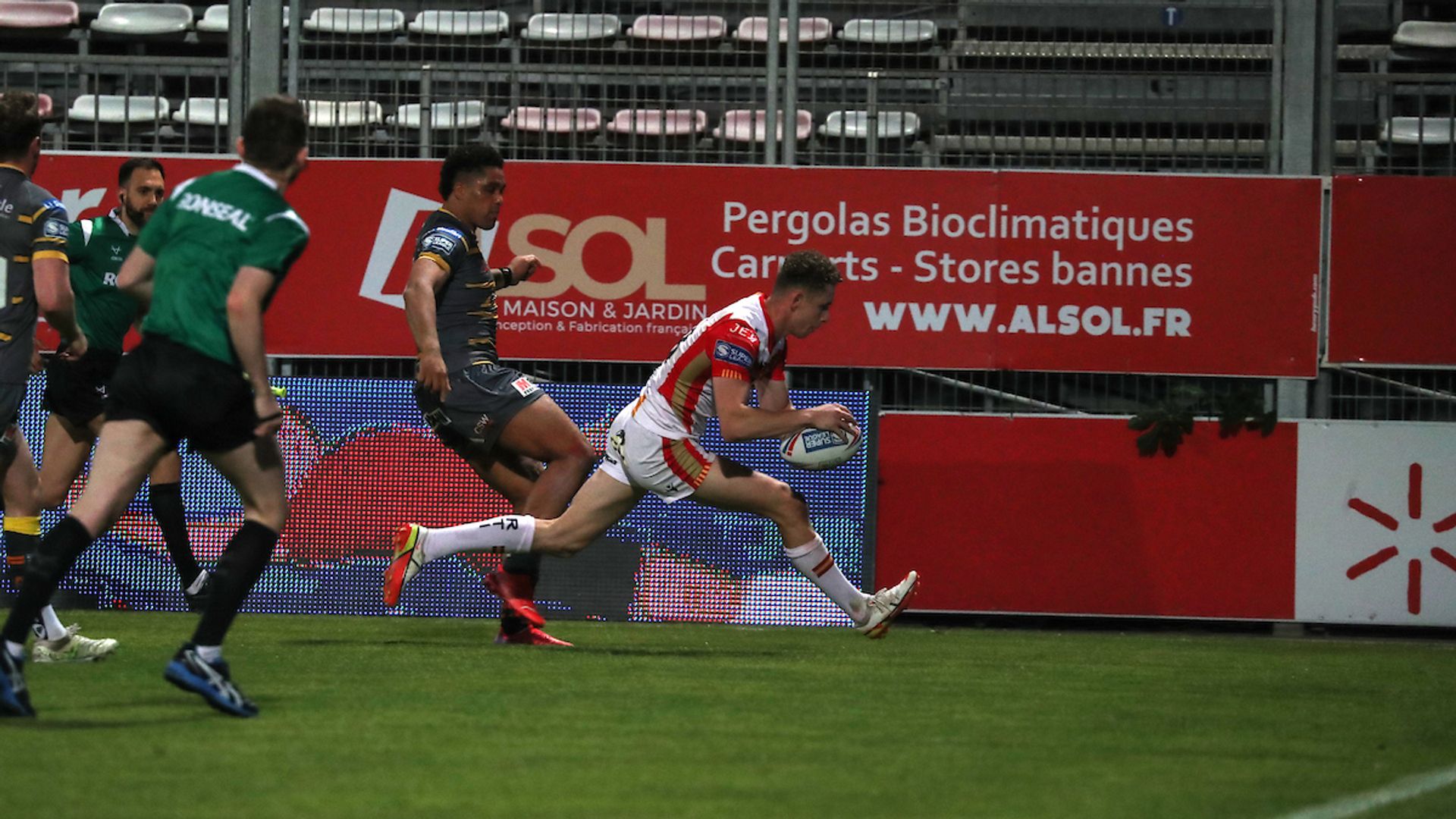 Friday's Super League: Leeds, St Helens and Catalans claim victory